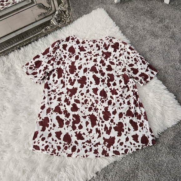 Southern Stitch "Cattle & Chaos" cow print top. Size XL. New. - Picture 3 of 8